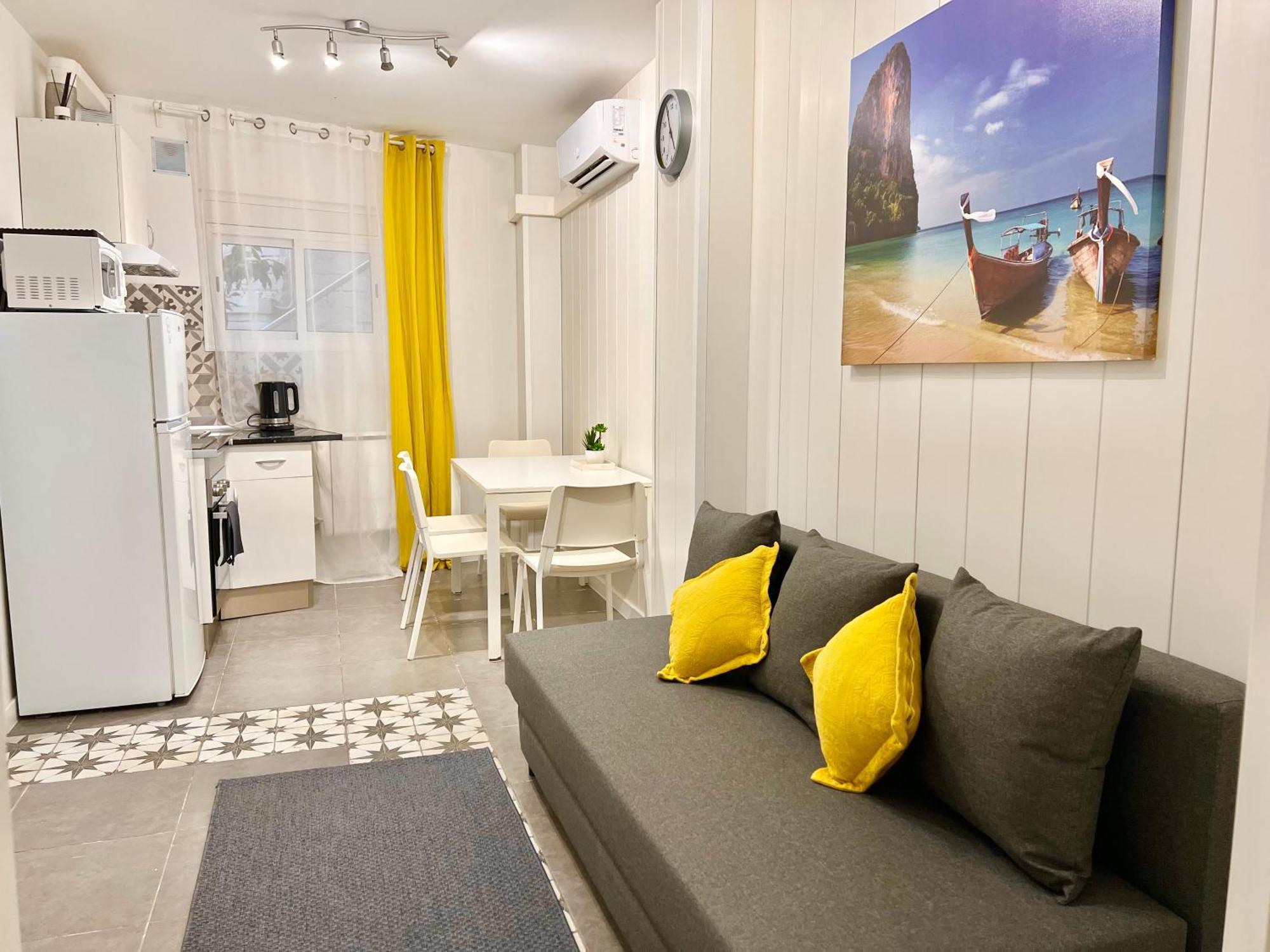 Cozy Suite Apartment, Wifi! Santa Coloma de Gramanet Exteriör bild