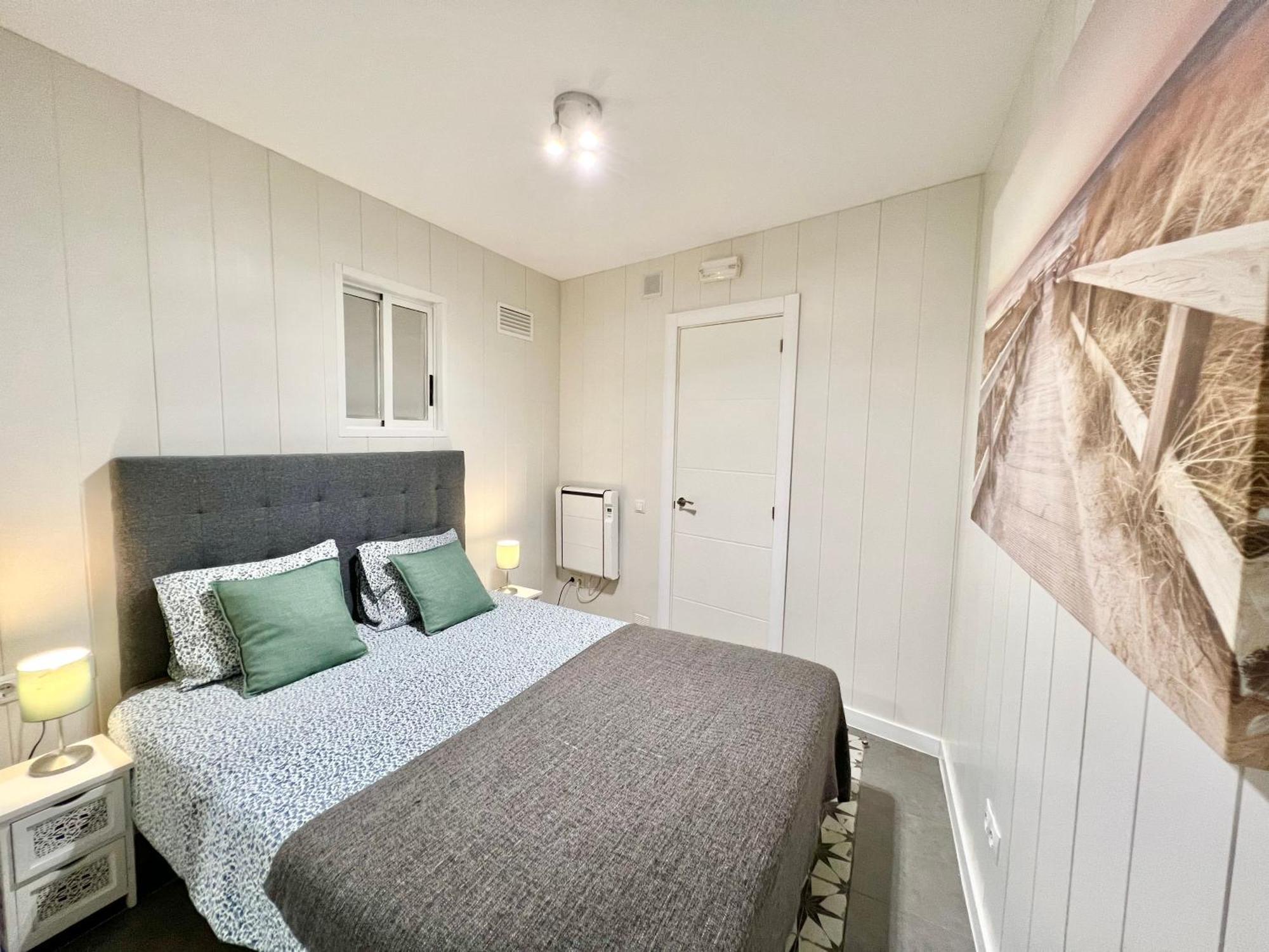 Cozy Suite Apartment, Wifi! Santa Coloma de Gramanet Exteriör bild