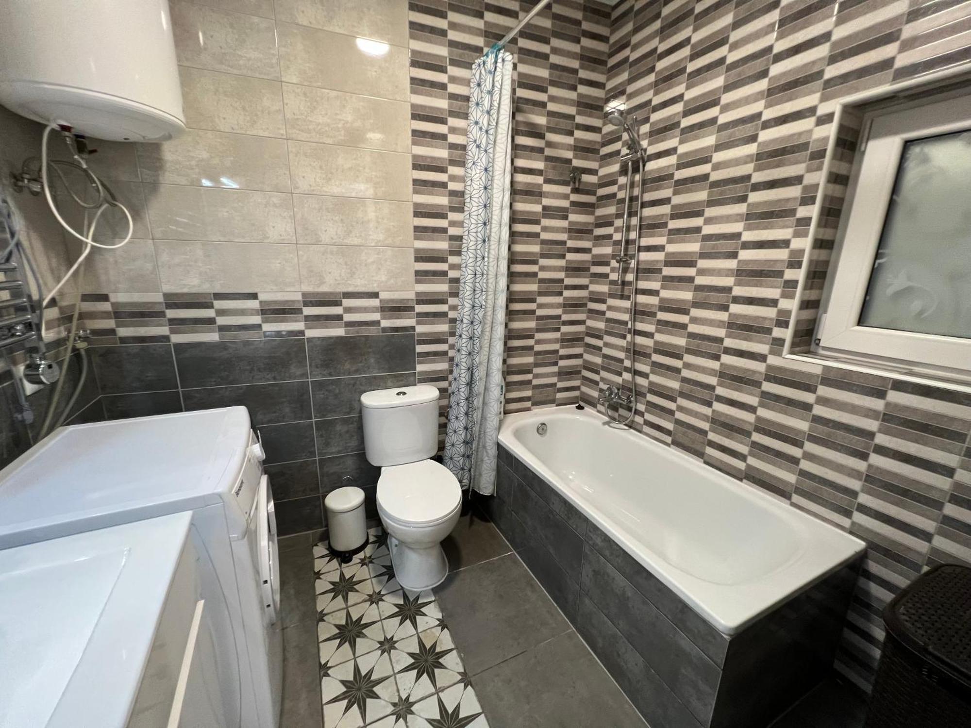Cozy Suite Apartment, Wifi! Santa Coloma de Gramanet Exteriör bild