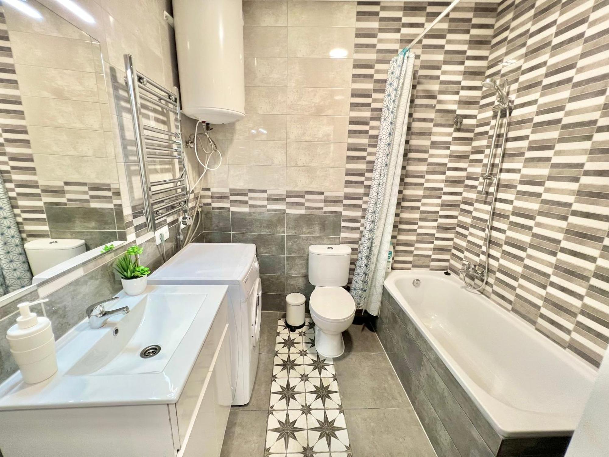 Cozy Suite Apartment, Wifi! Santa Coloma de Gramanet Exteriör bild
