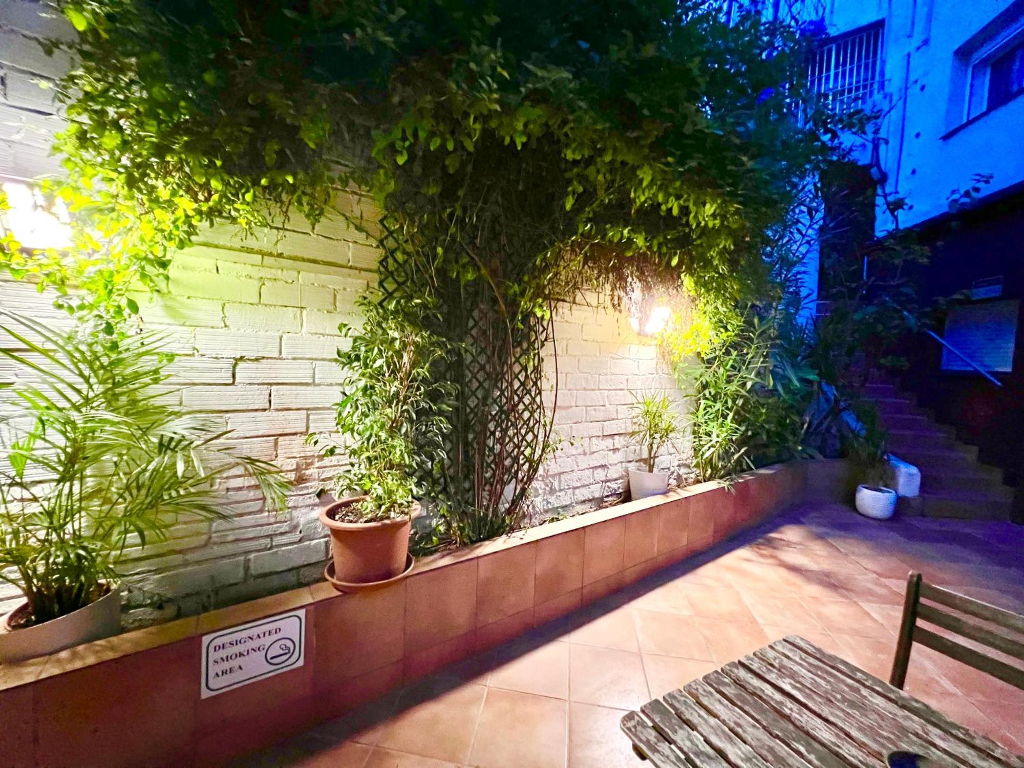 Cozy Suite Apartment, Wifi! Santa Coloma de Gramanet Exteriör bild