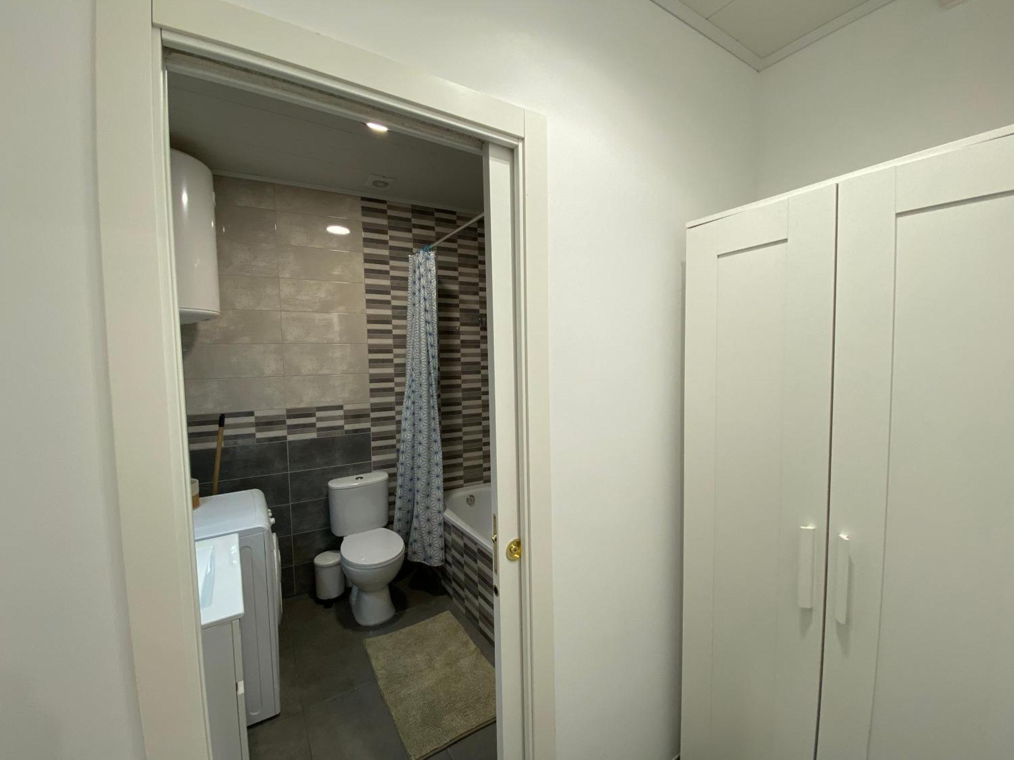 Cozy Suite Apartment, Wifi! Santa Coloma de Gramanet Exteriör bild